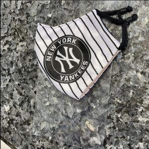Yankees face mask